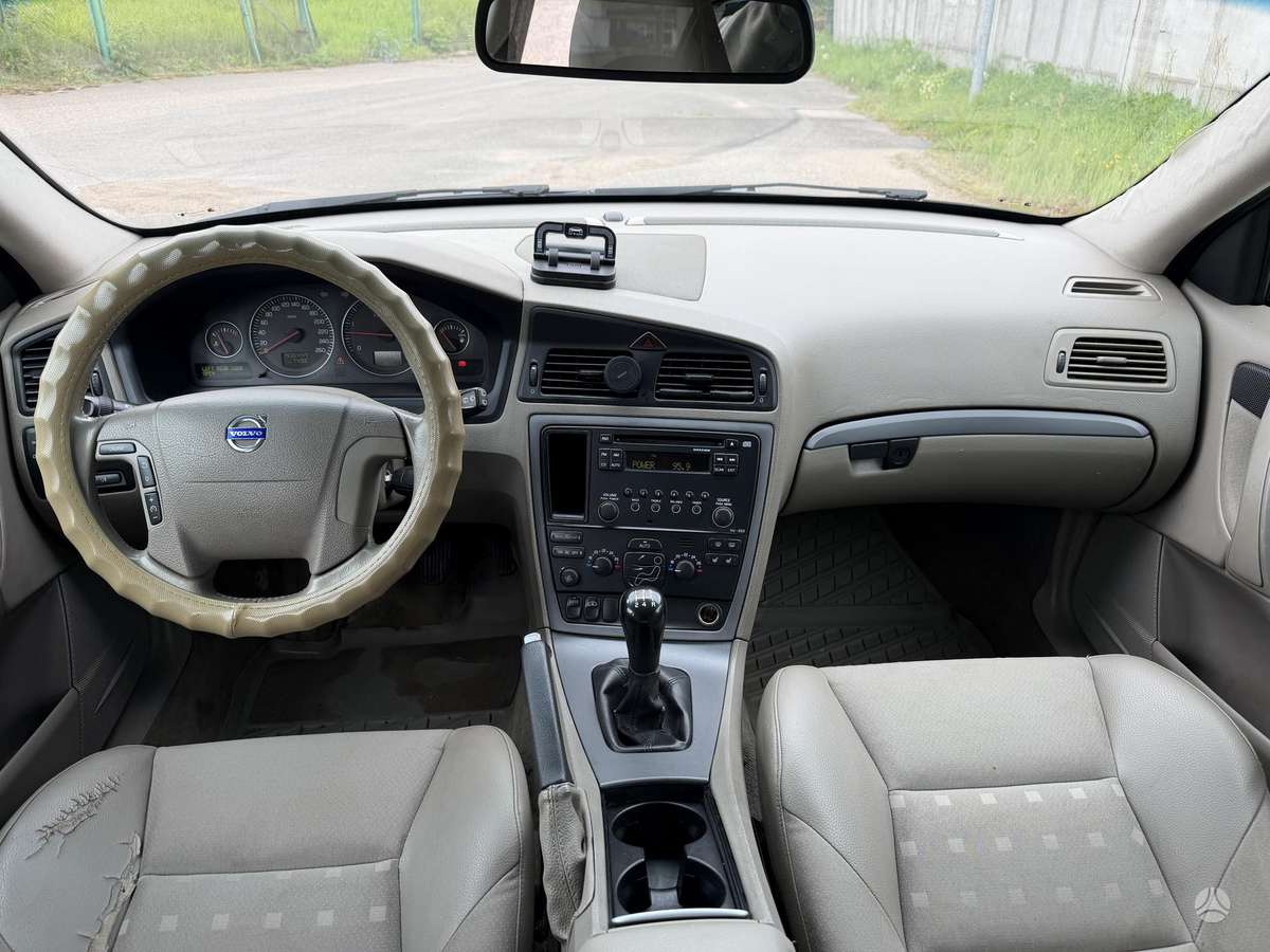 Volvo V70 2005 — photo 12