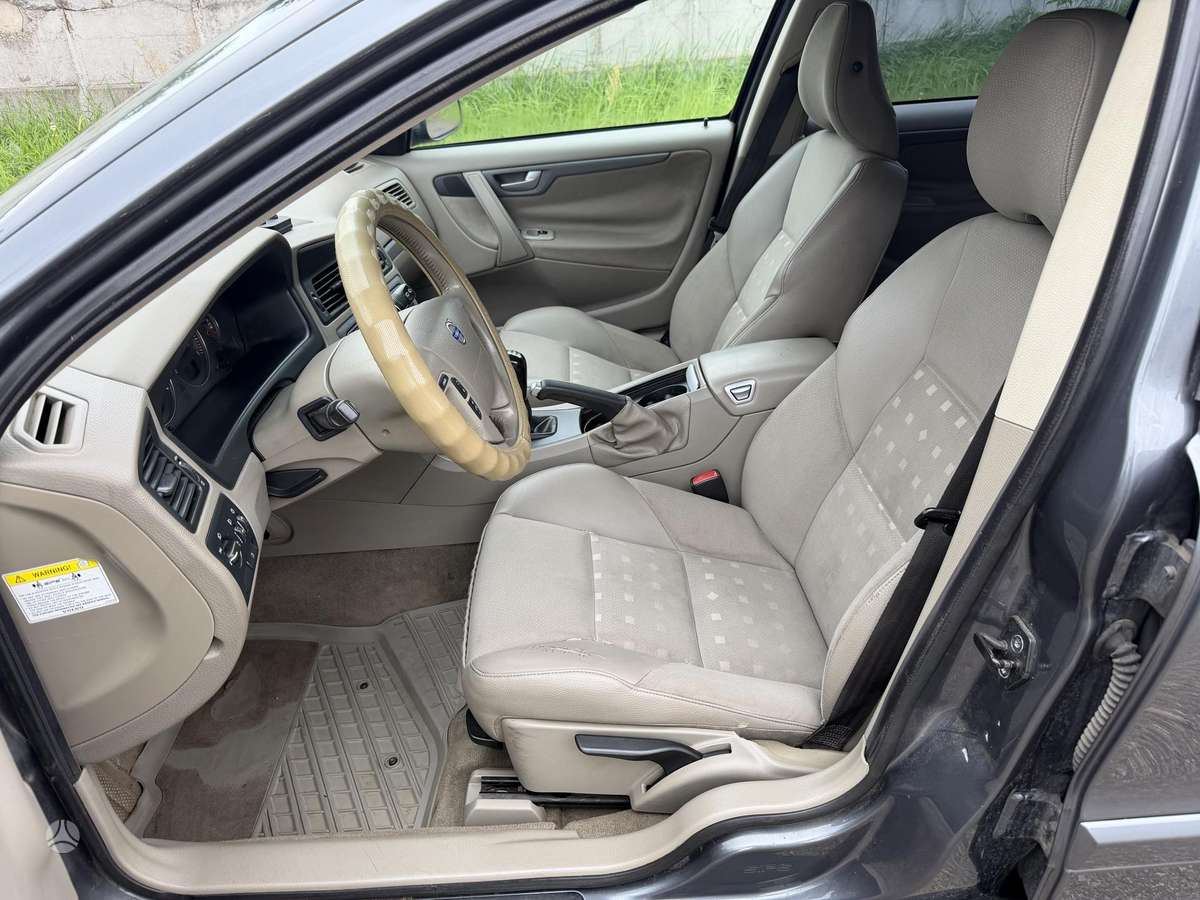 Volvo V70 2005 — photo 14