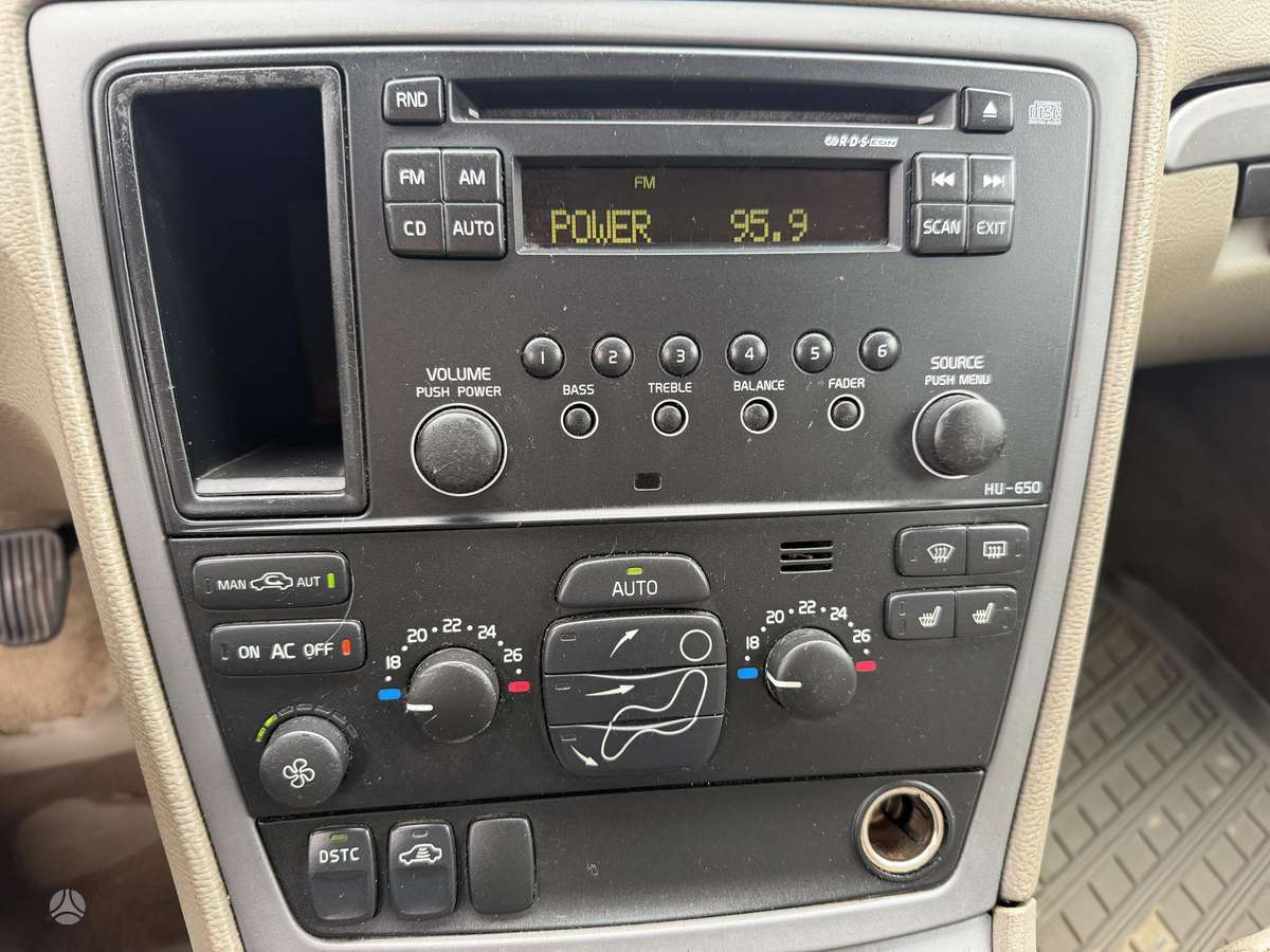 Volvo V70 2005 — photo 15