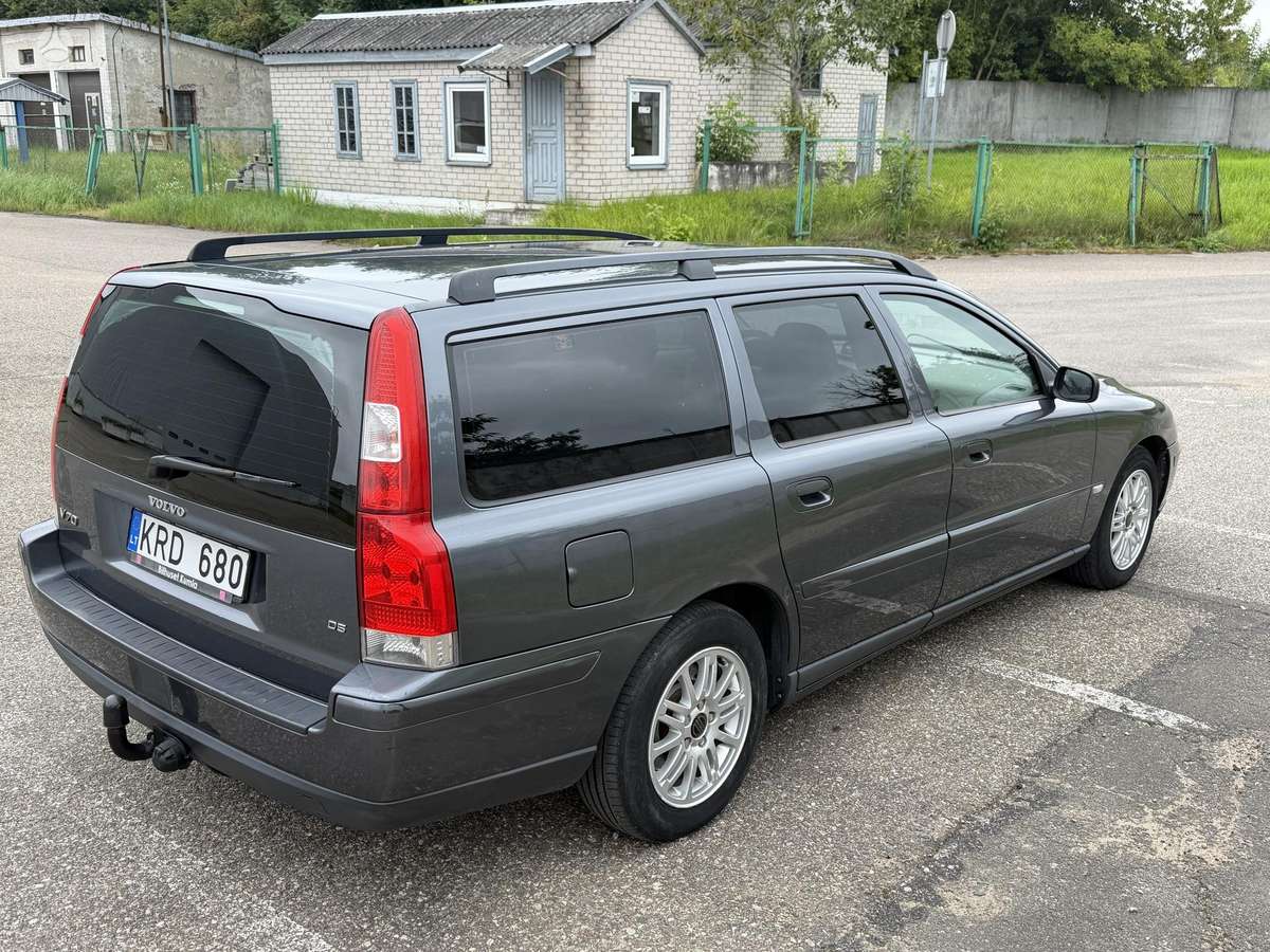 Volvo V70 2005 — photo 6
