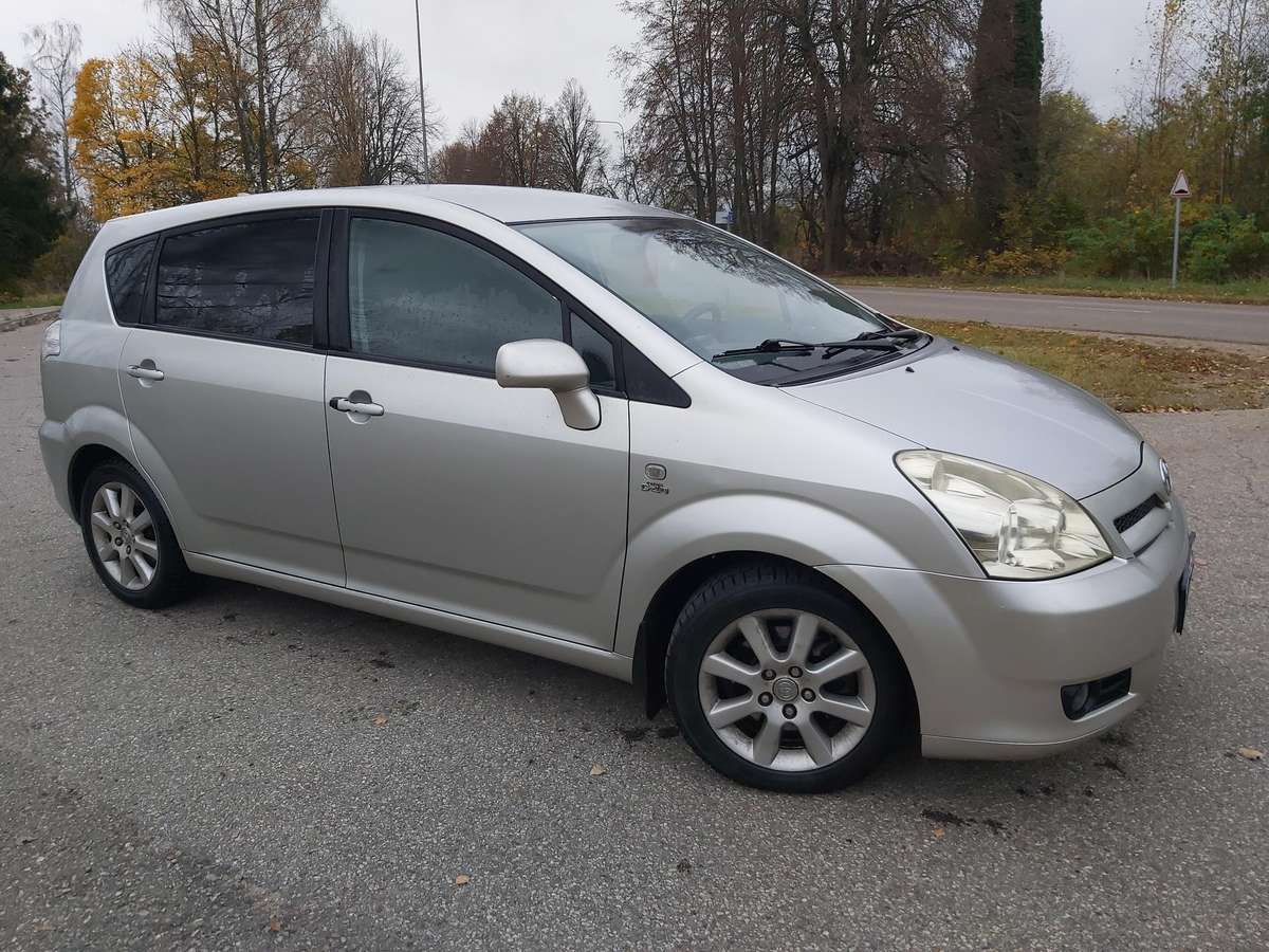 Toyota Corolla 2004 — двигун 2000 cm³, 116 HP (85kW)