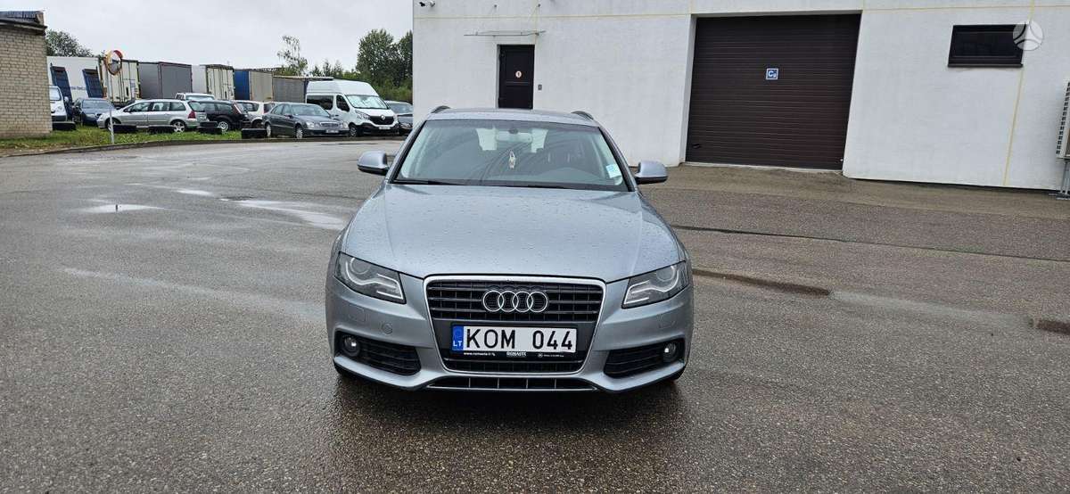 Audi A4 2008 — вигляд ззаду