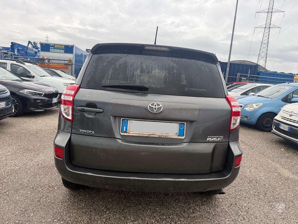 Toyota RAV4 2010 — photo 6