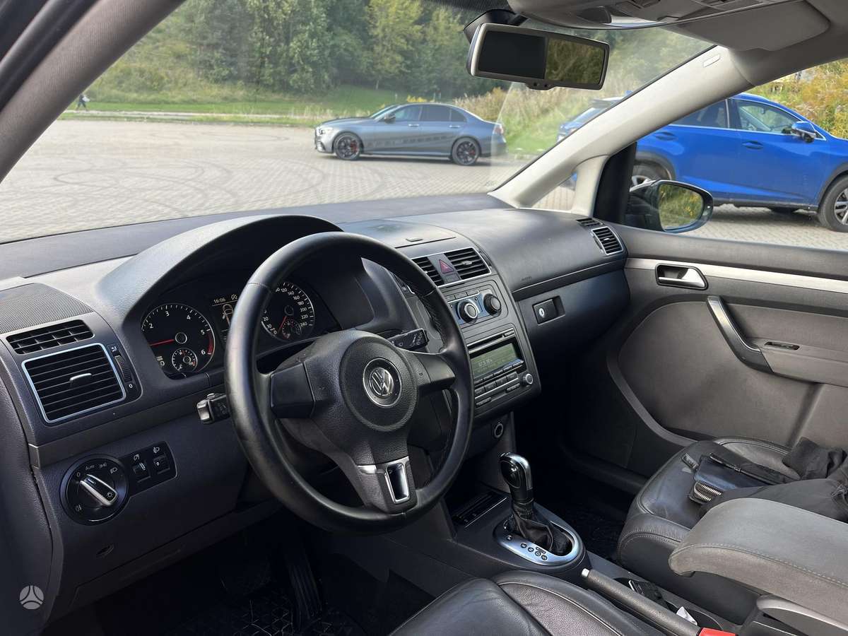 Volkswagen Touran 2012 — photo 5