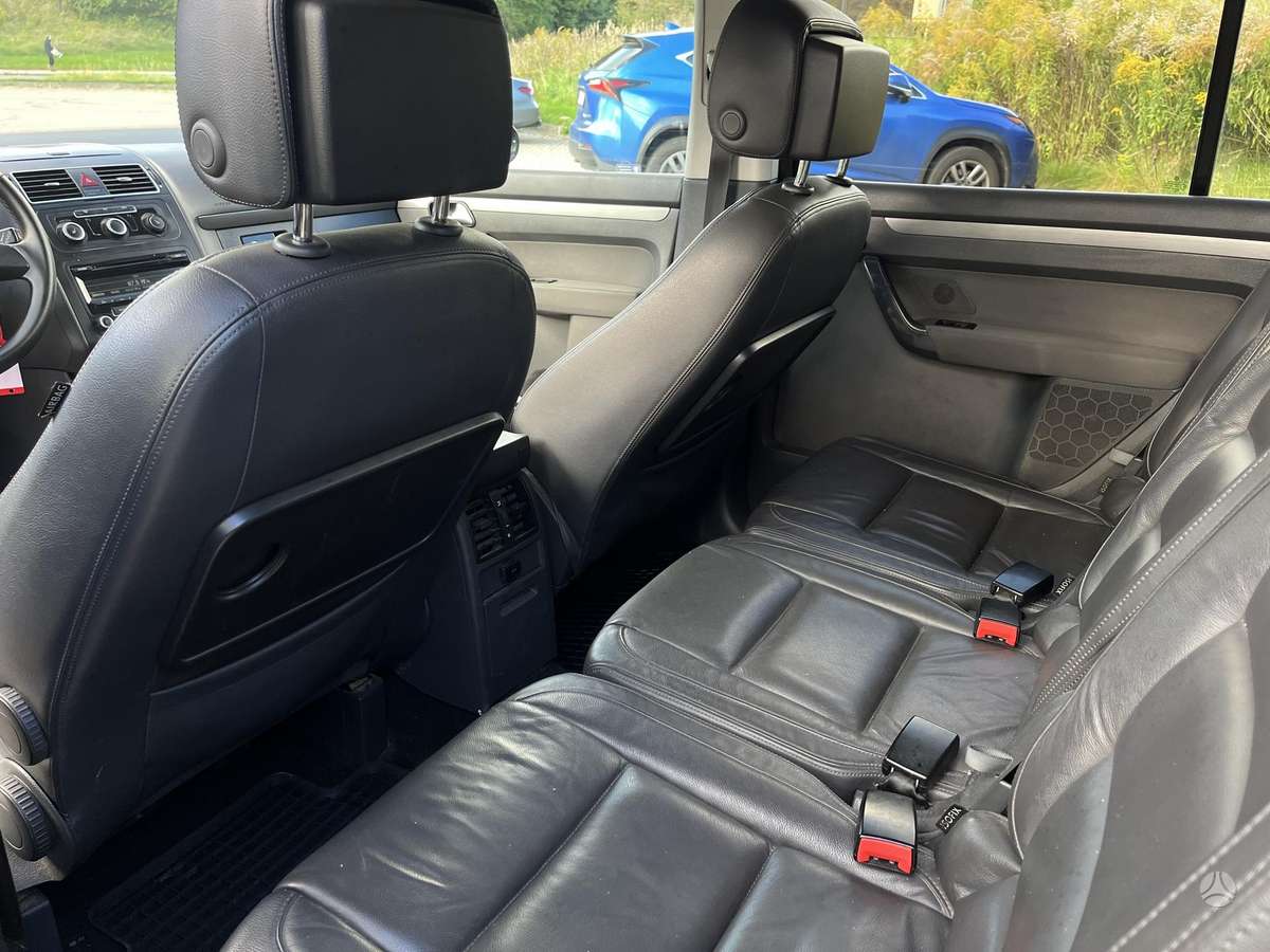 Volkswagen Touran 2012 — photo 6