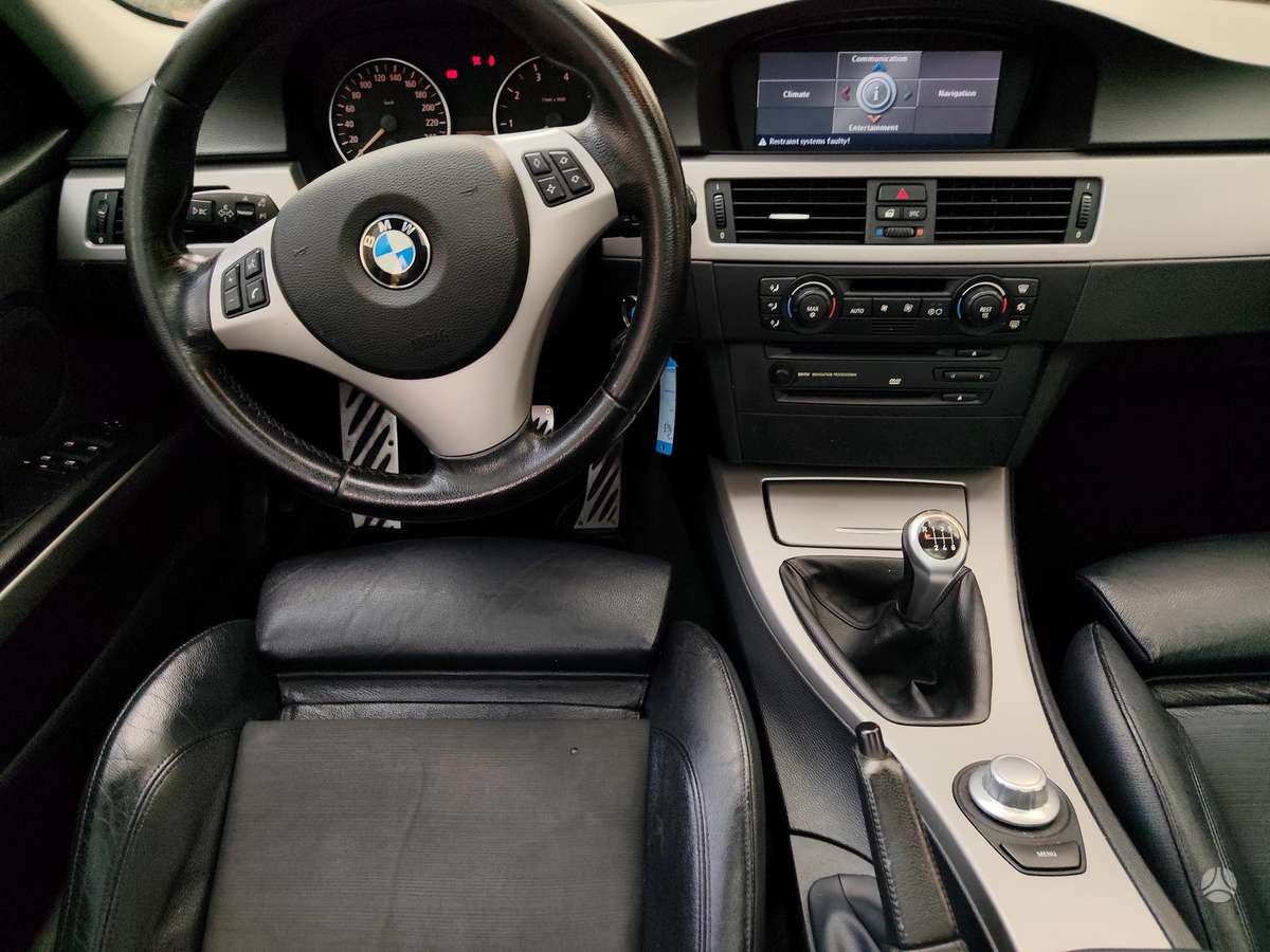 BMW 318 2006 — photo 6