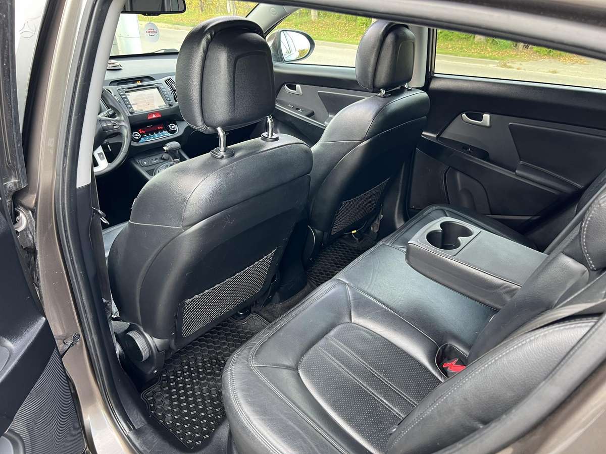 Kia Sportage 2011 — photo 18