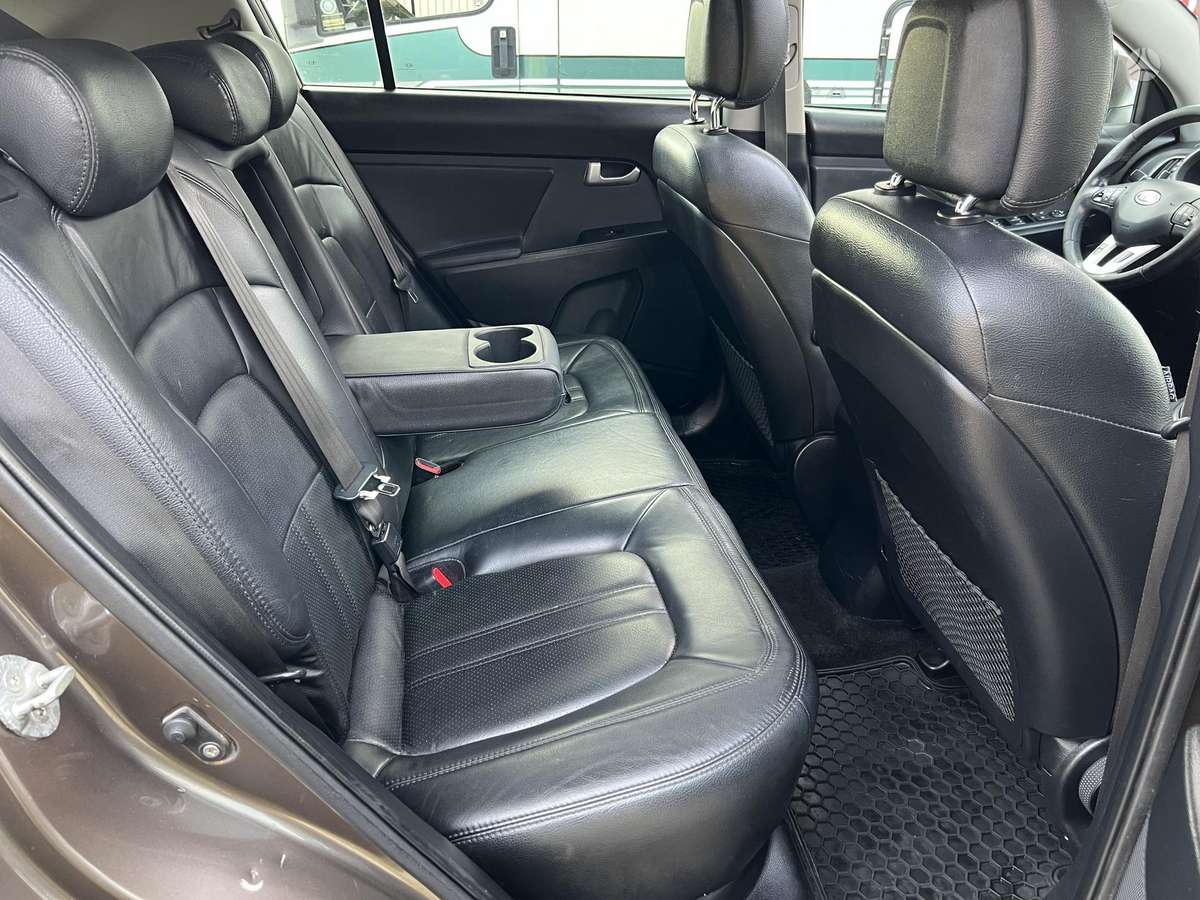Kia Sportage 2011 — photo 19