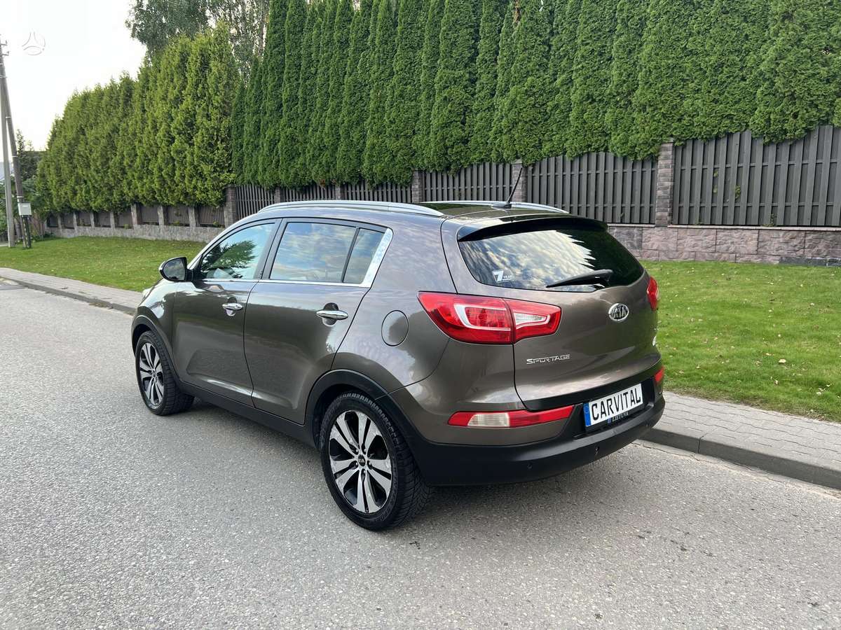 Kia Sportage 2011 — interior