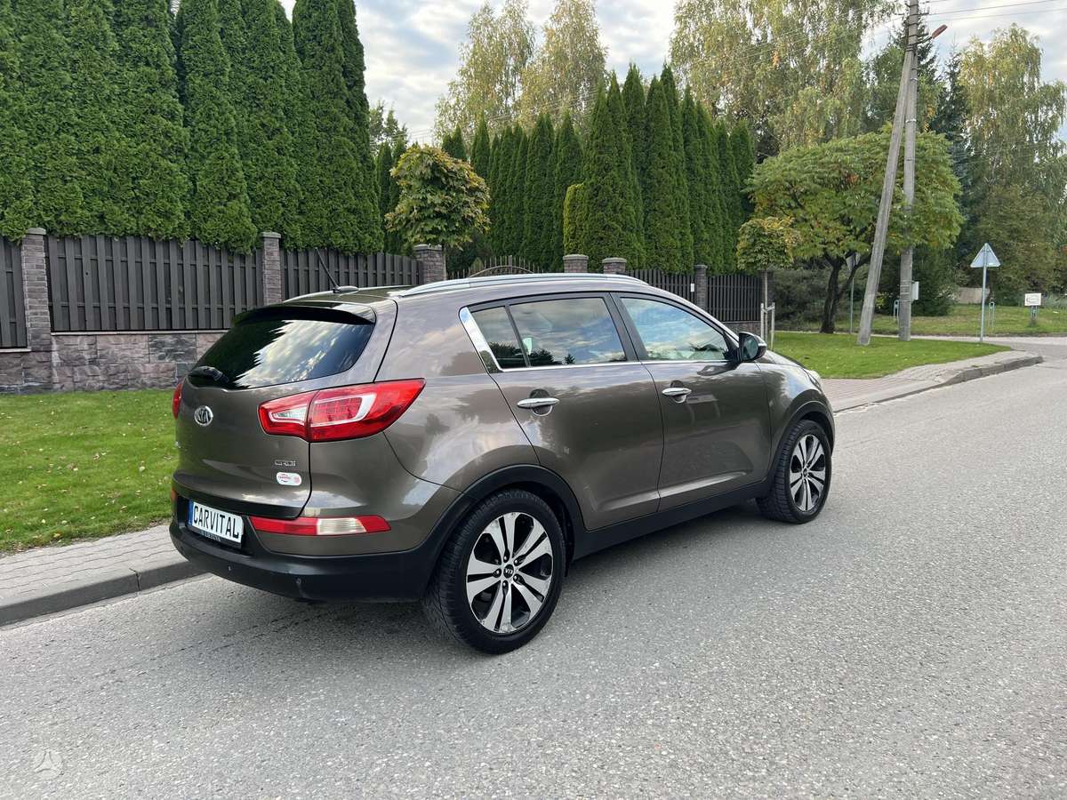 Kia Sportage 2011 — engine 1995 cm³, 150 HP (110kW)