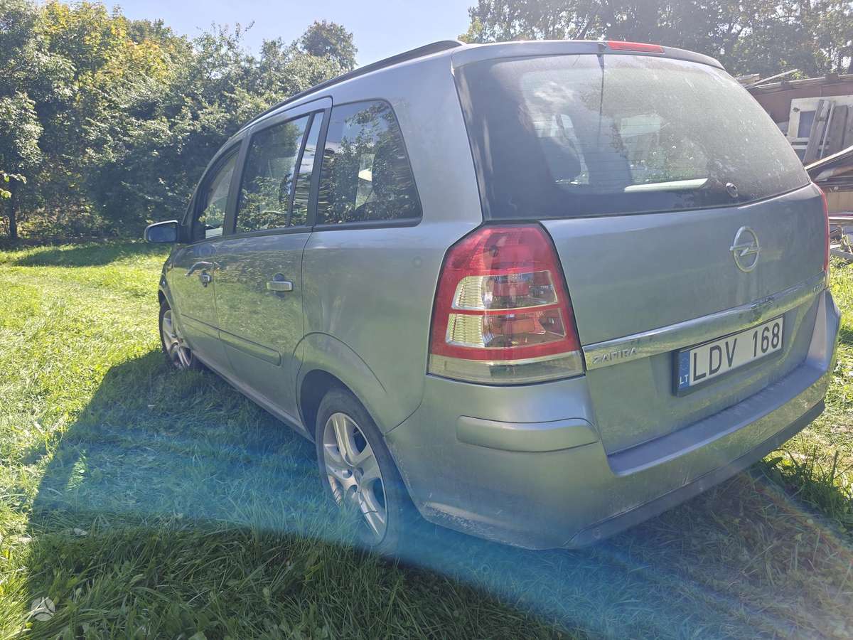 Opel Zafira 2009 — photo 5