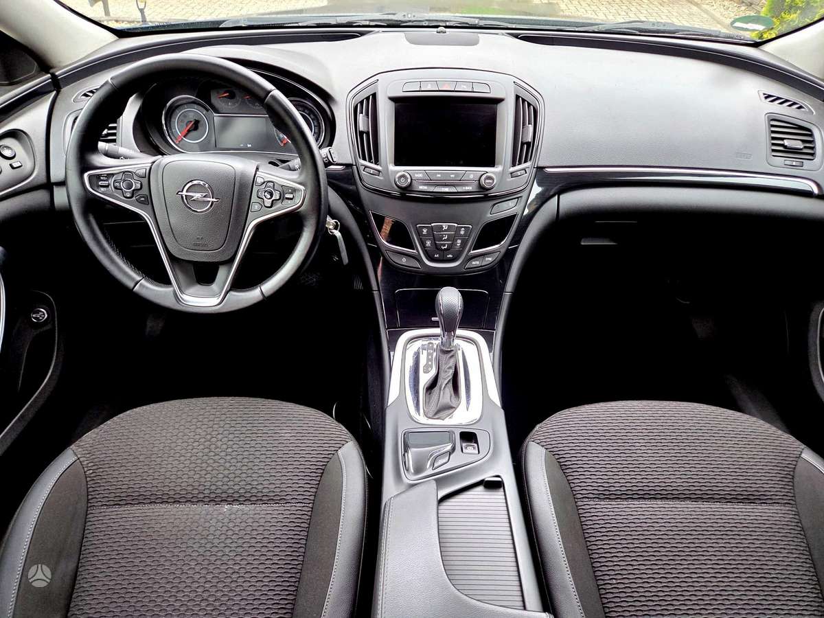 Opel Insignia 2014 — photo 21