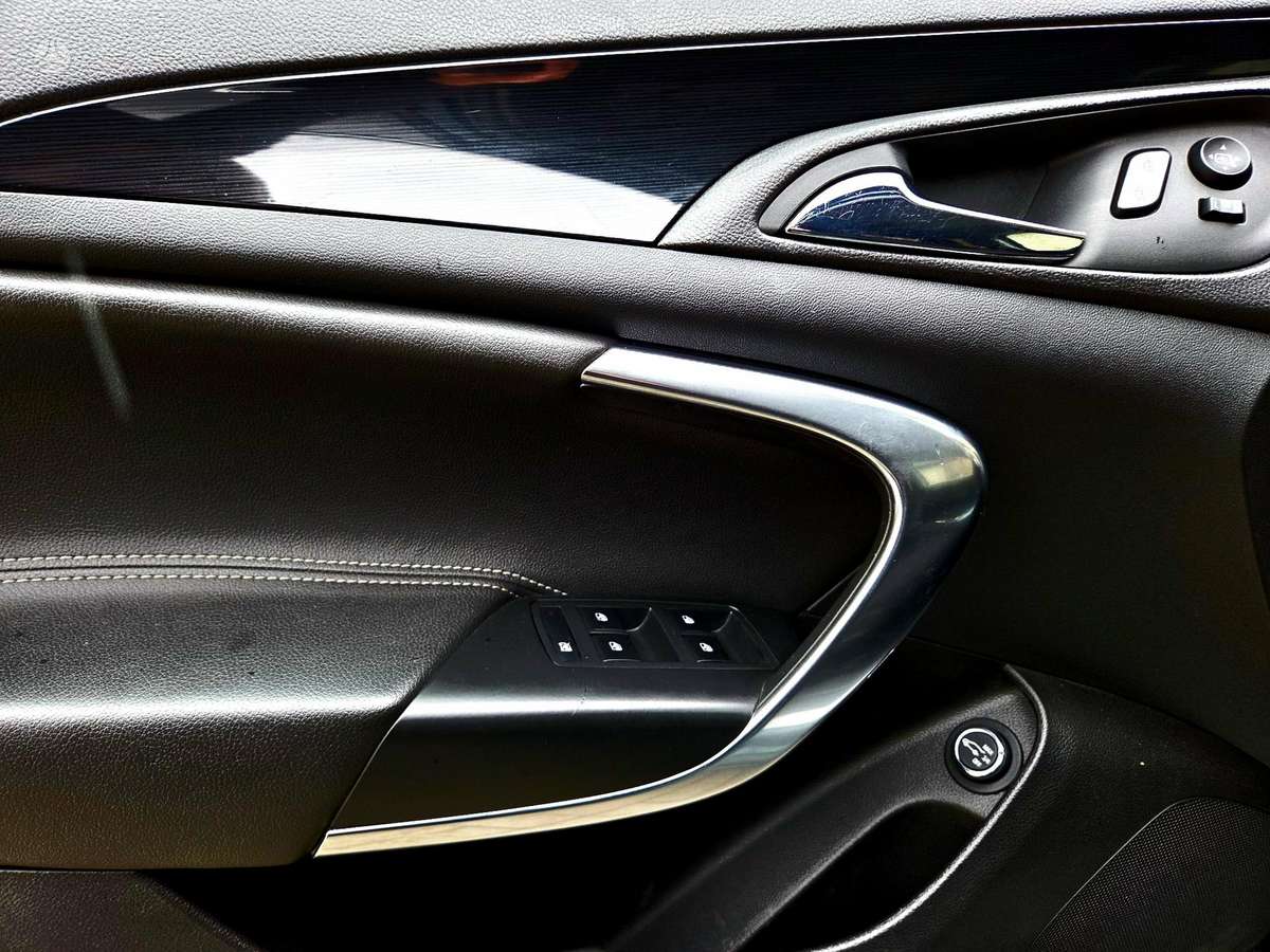 Opel Insignia 2014 — photo 41