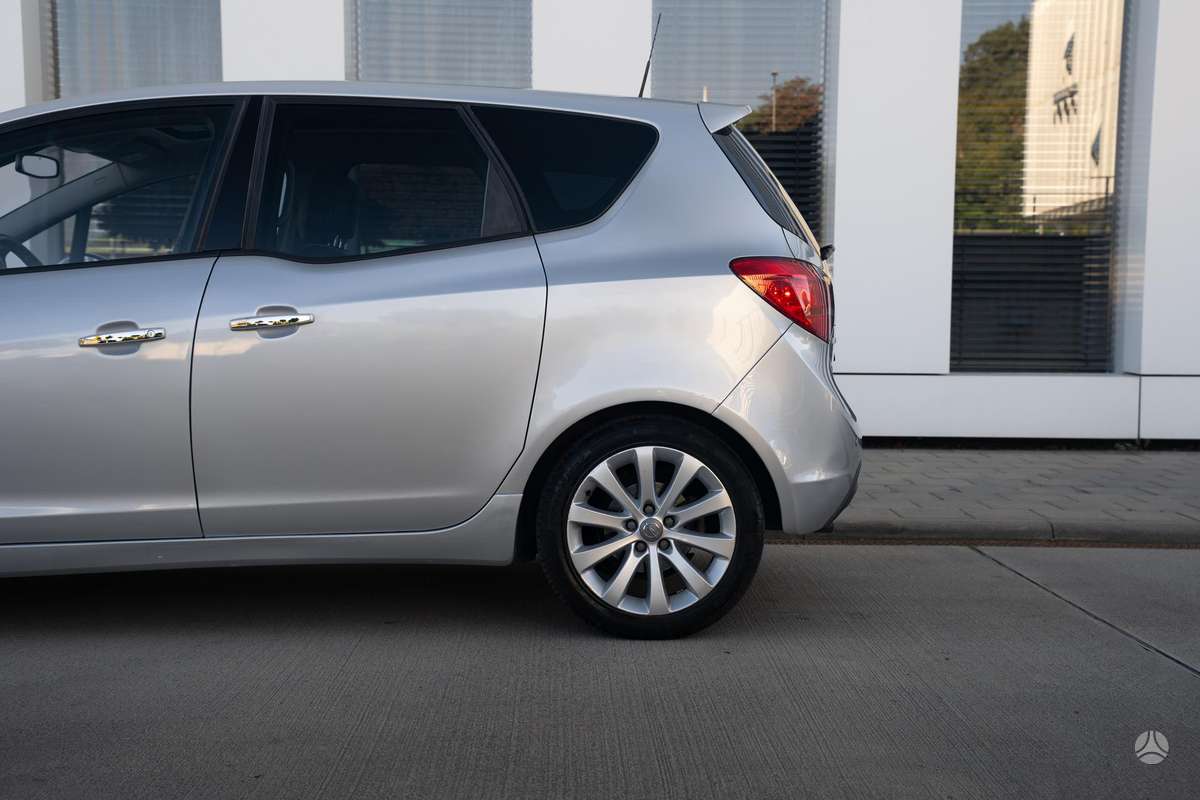 Opel Meriva 2011 — photo 11
