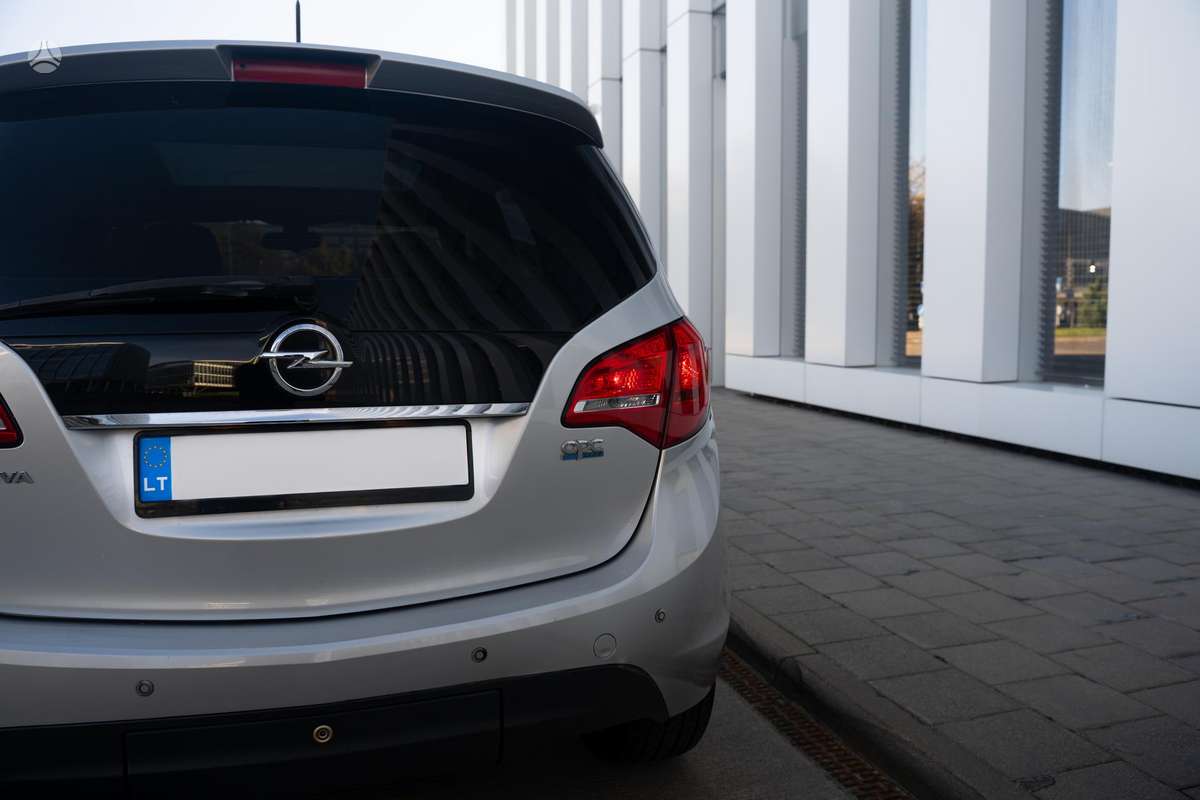 Opel Meriva 2011 — photo 12