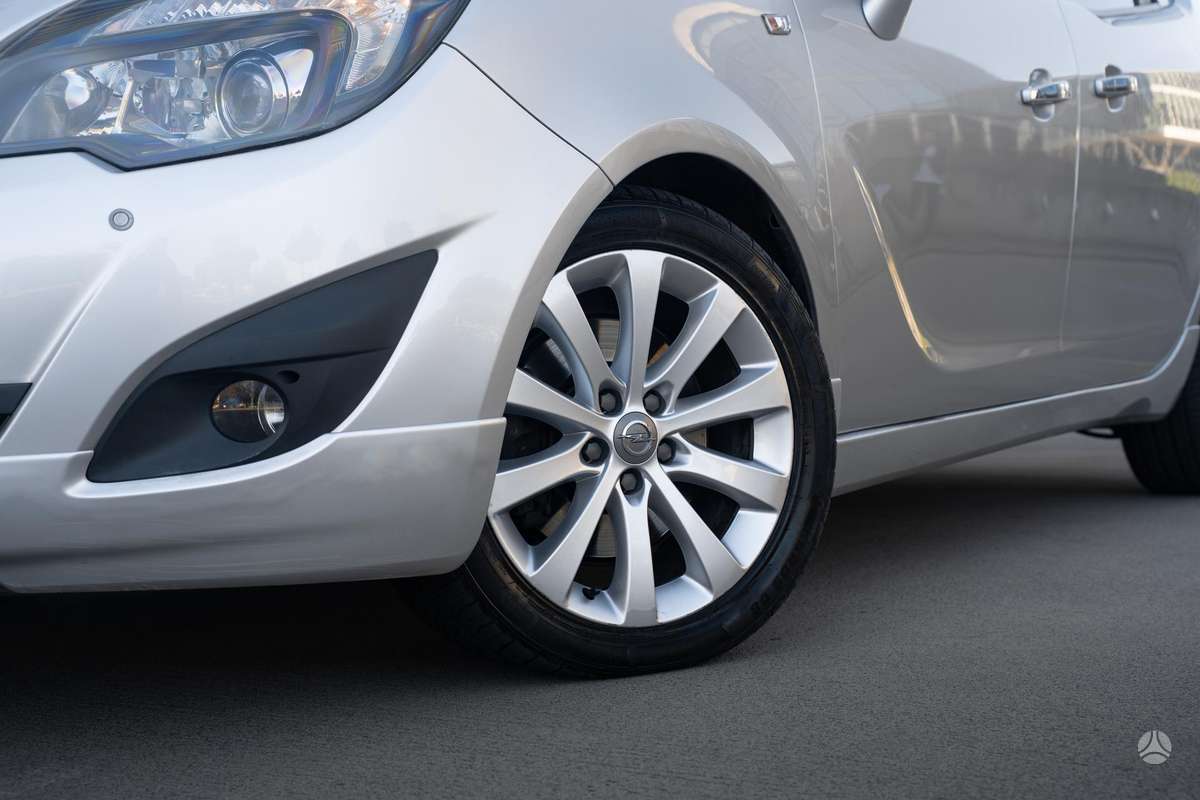 Opel Meriva 2011 — photo 14