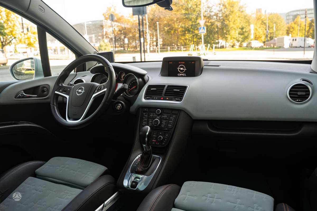 Opel Meriva 2011 — photo 17