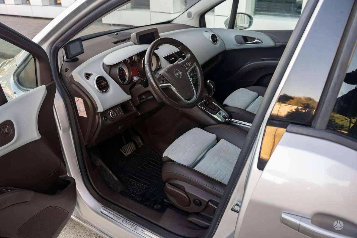 Opel Meriva 2011 — photo 19