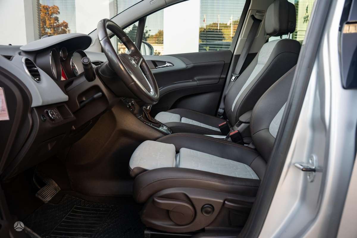 Opel Meriva 2011 — photo 23