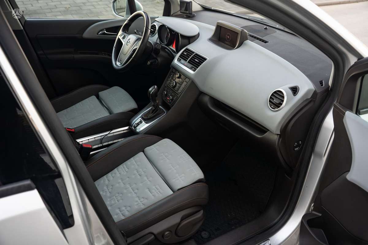 Opel Meriva 2011 — photo 27