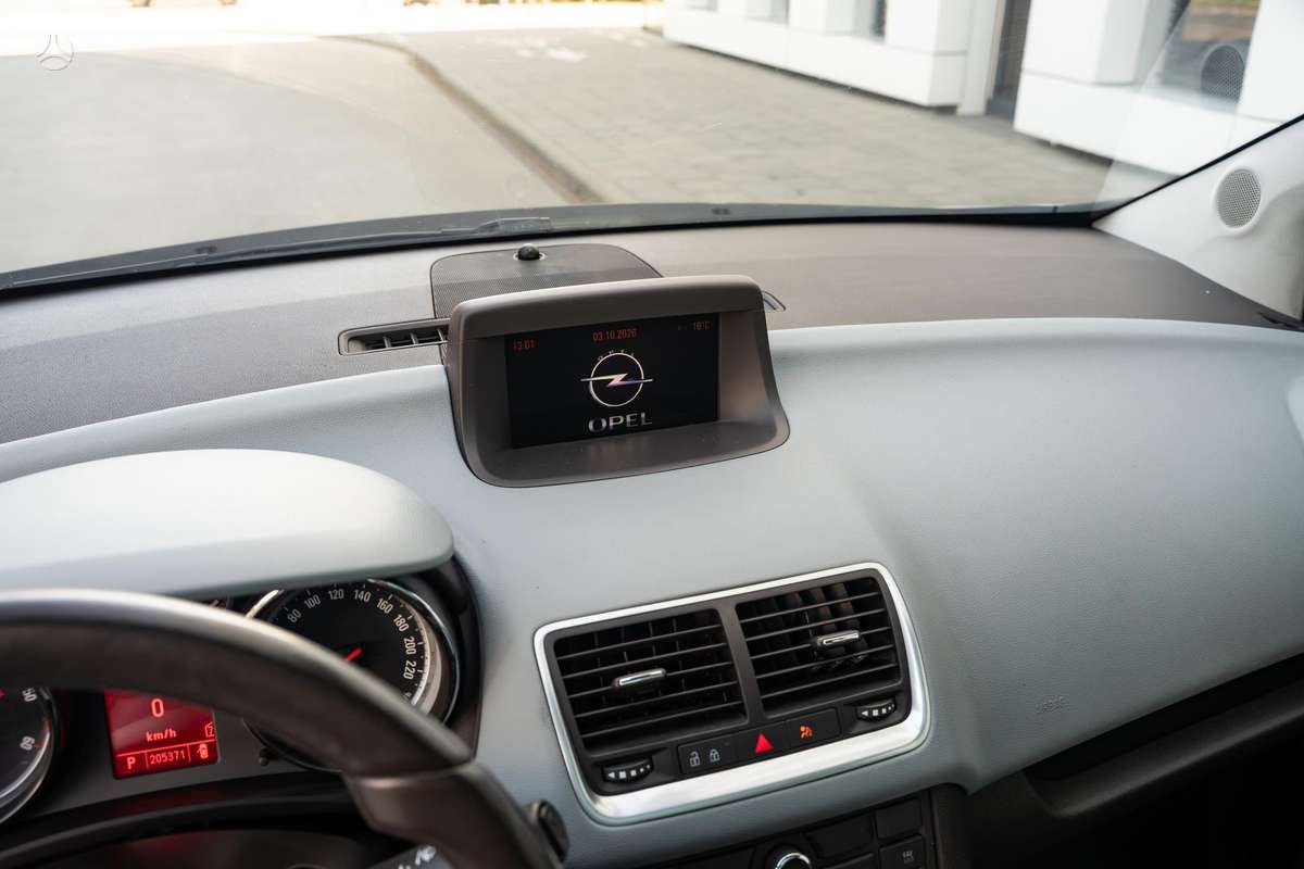 Opel Meriva 2011 — photo 30