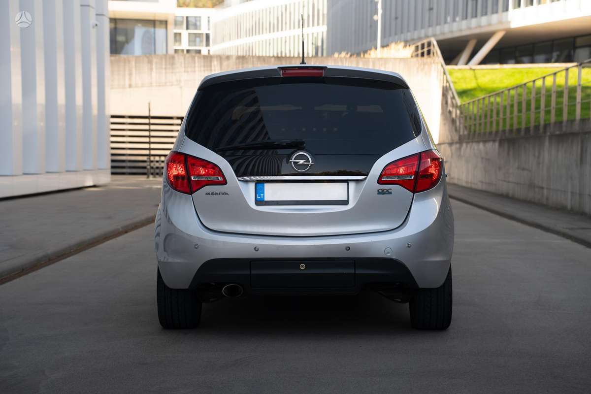 Opel Meriva 2011 — photo 8
