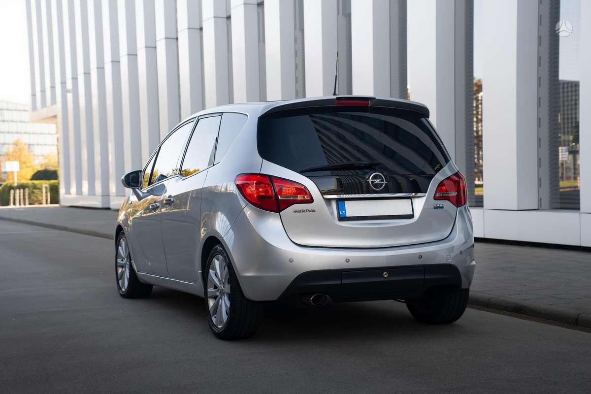 Opel Meriva 2011 — photo 9