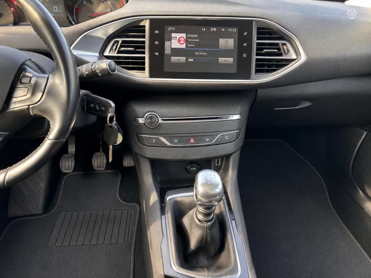 Peugeot 308 2014 — photo 6