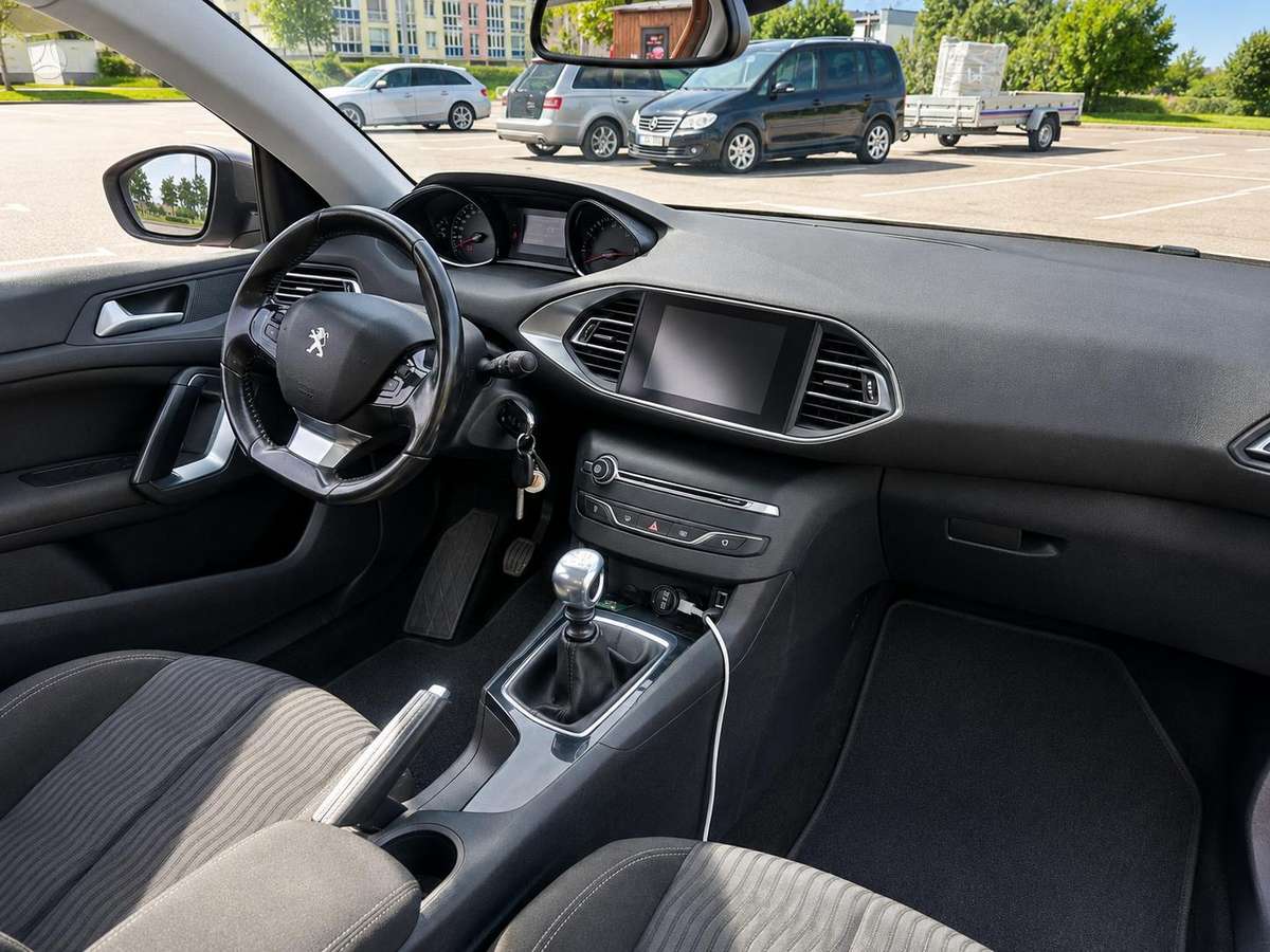 Peugeot 308 2014 — photo 8