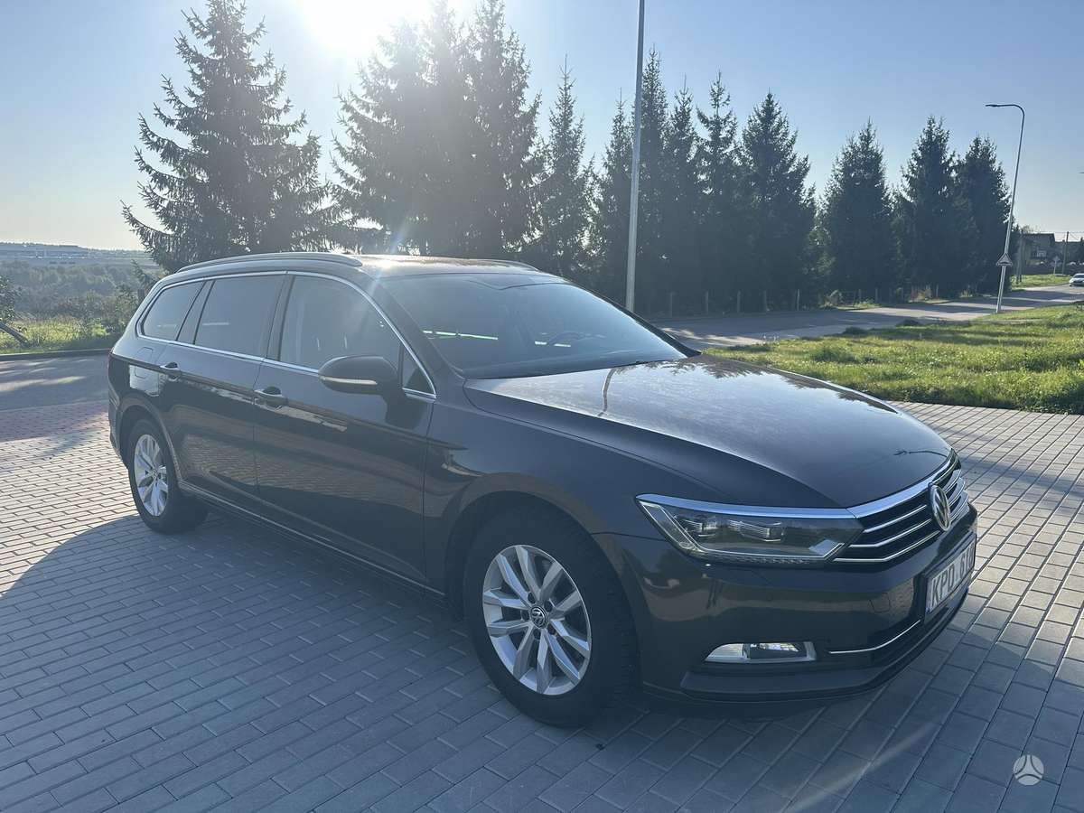 Volkswagen Passat 2015 — вигляд ззаду
