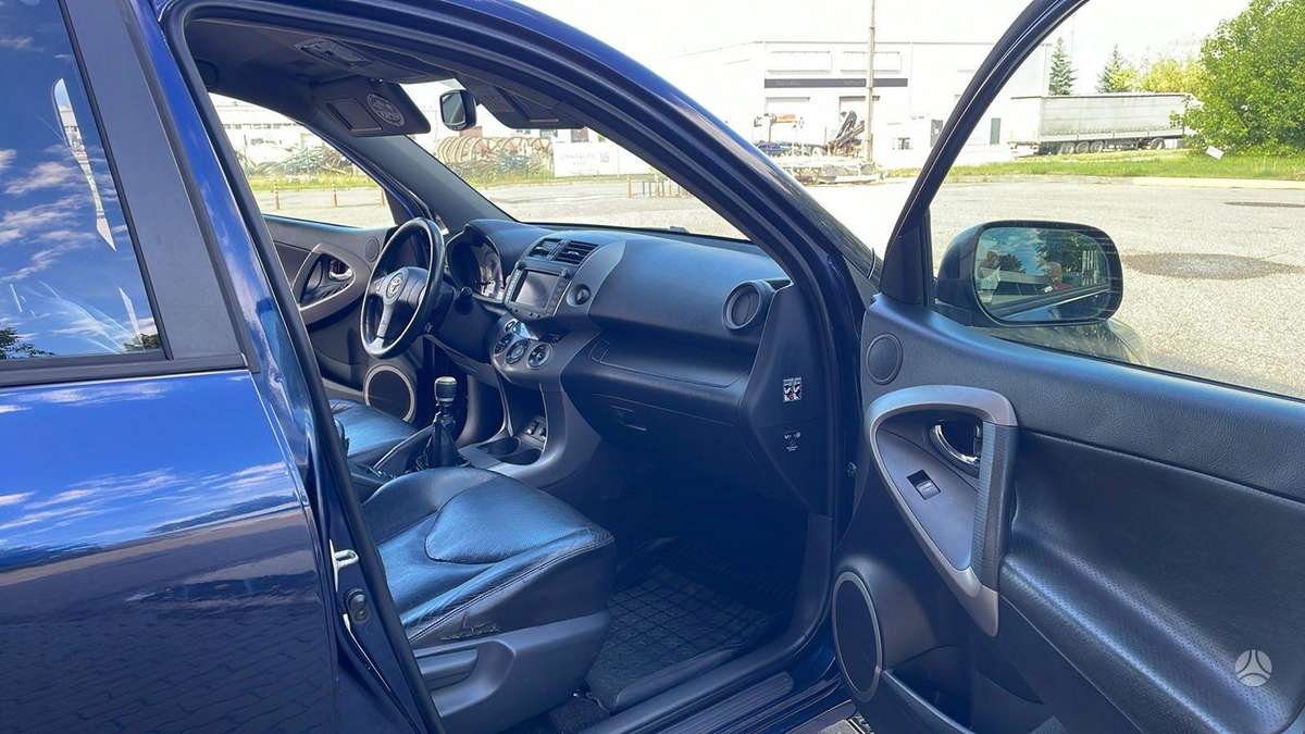 Toyota RAV4 2007 — photo 13