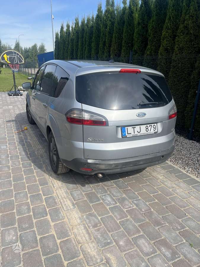 Ford S-MAX 2007 — rear view