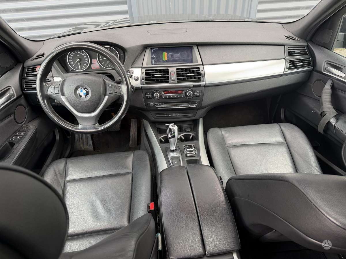 BMW X5 2010 — фото 14
