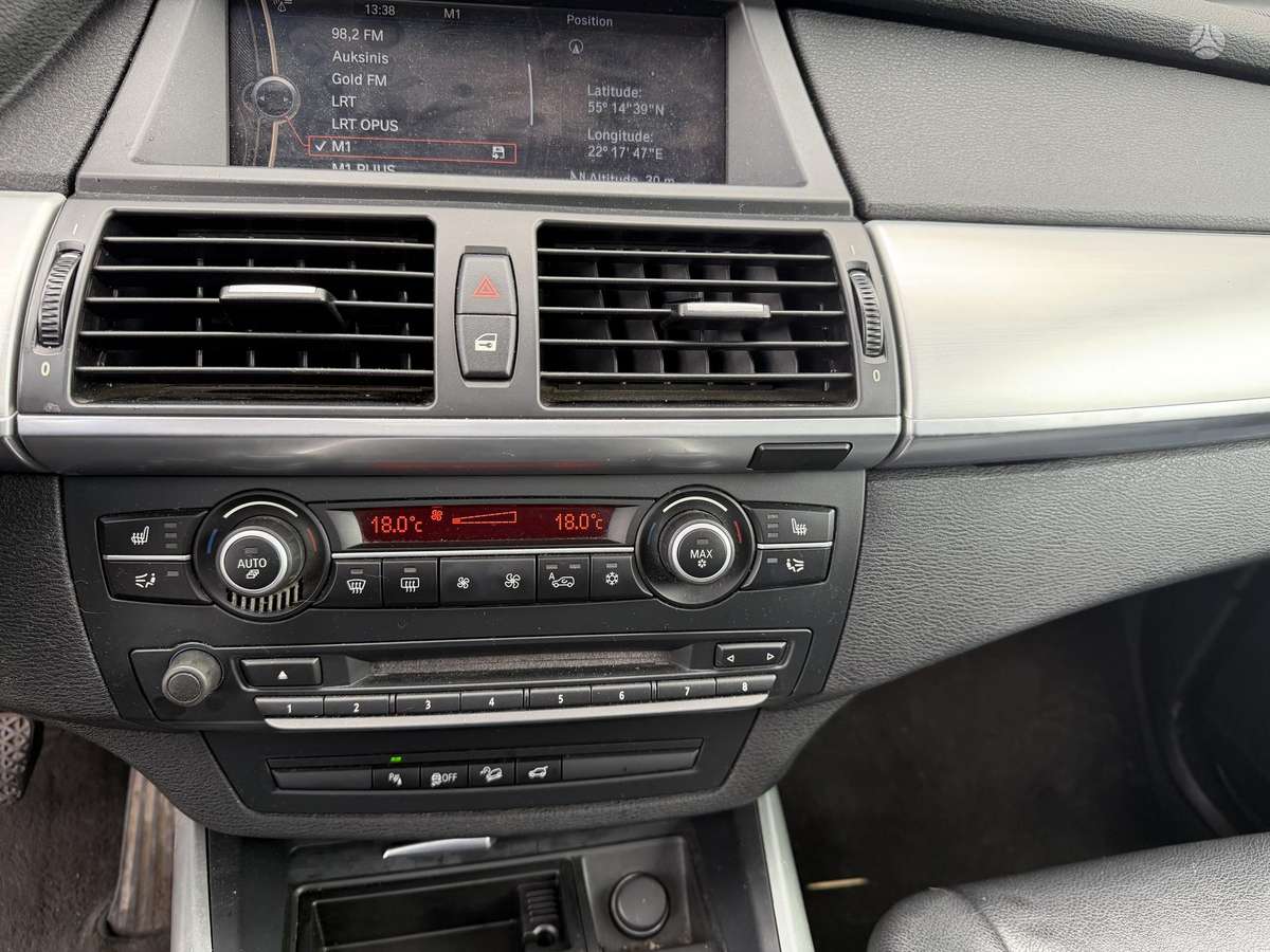 BMW X5 2010 — фото 18