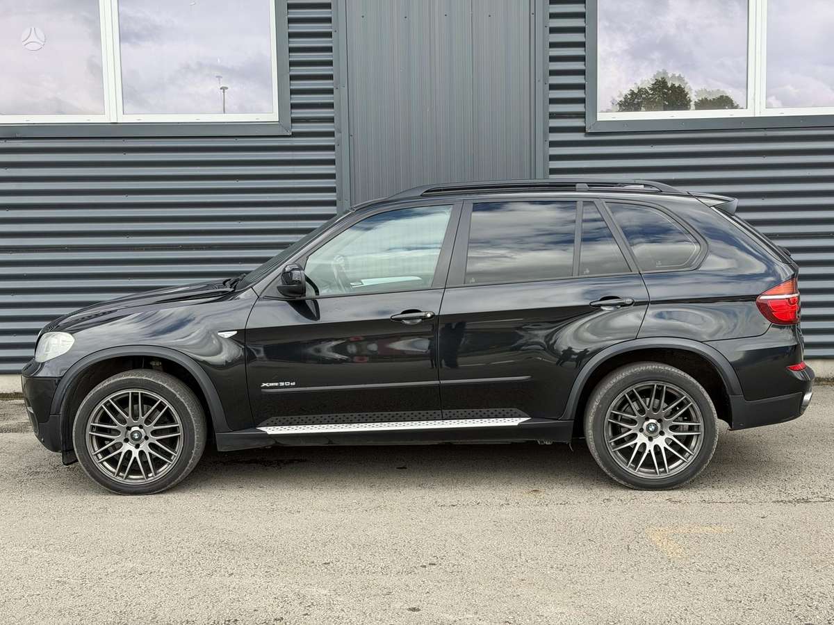 BMW X5 2010 — двигун 2993 cm³, 245 HP (180kW)