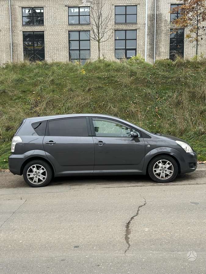 Toyota Corolla 2008 — engine 2200 cm³, 136 HP (100kW)