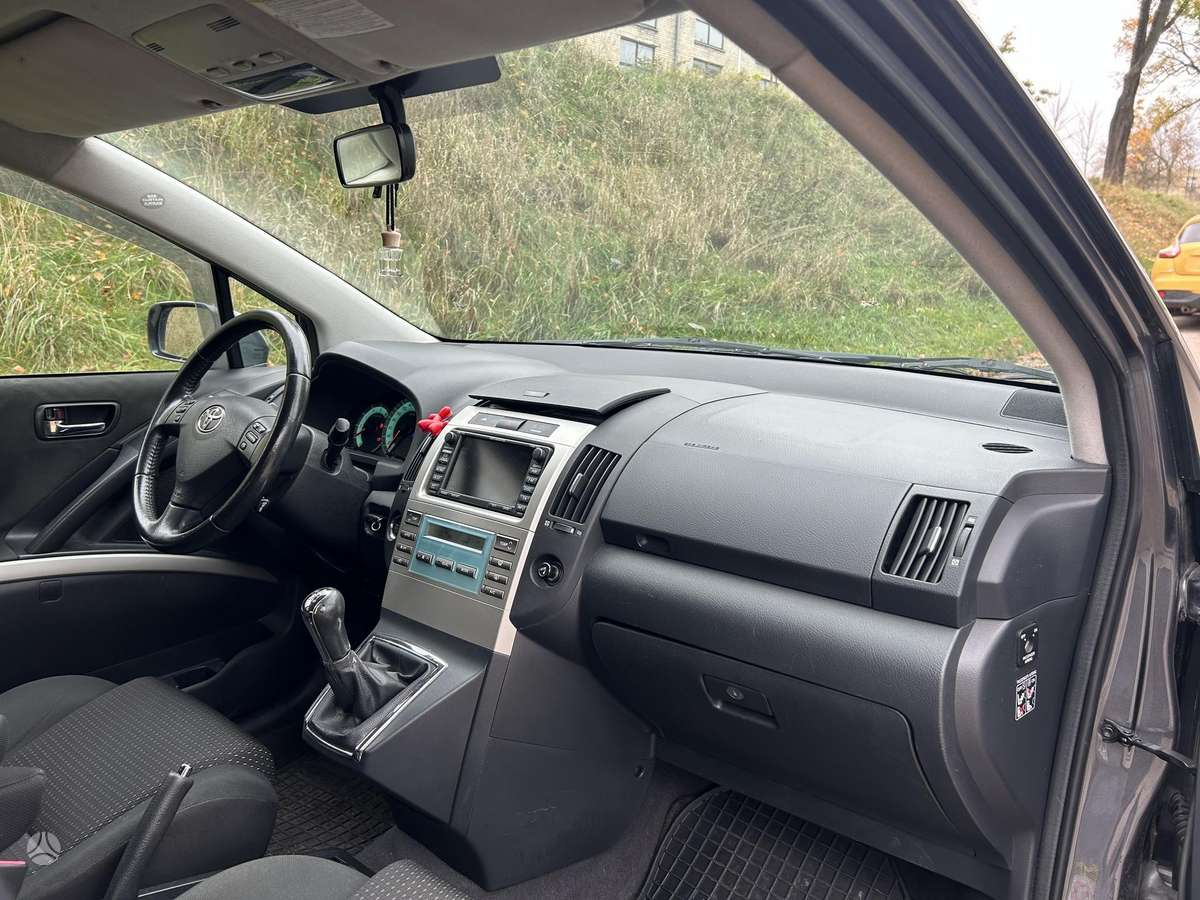 Toyota Corolla 2008 — photo 9