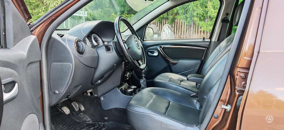 Dacia Duster 2011 — photo 11
