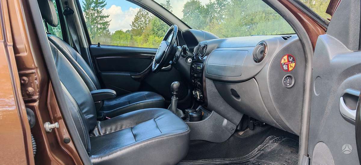 Dacia Duster 2011 — photo 14