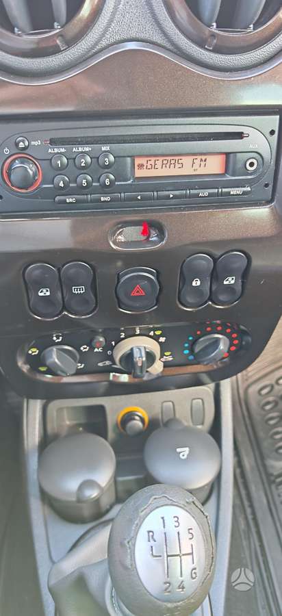 Dacia Duster 2011 — photo 17