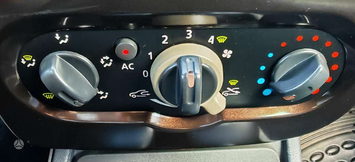 Dacia Duster 2011 — photo 18