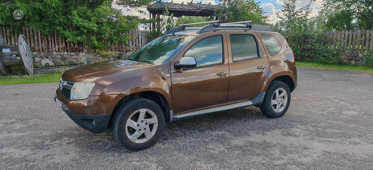 Dacia Duster 2011 — rear view