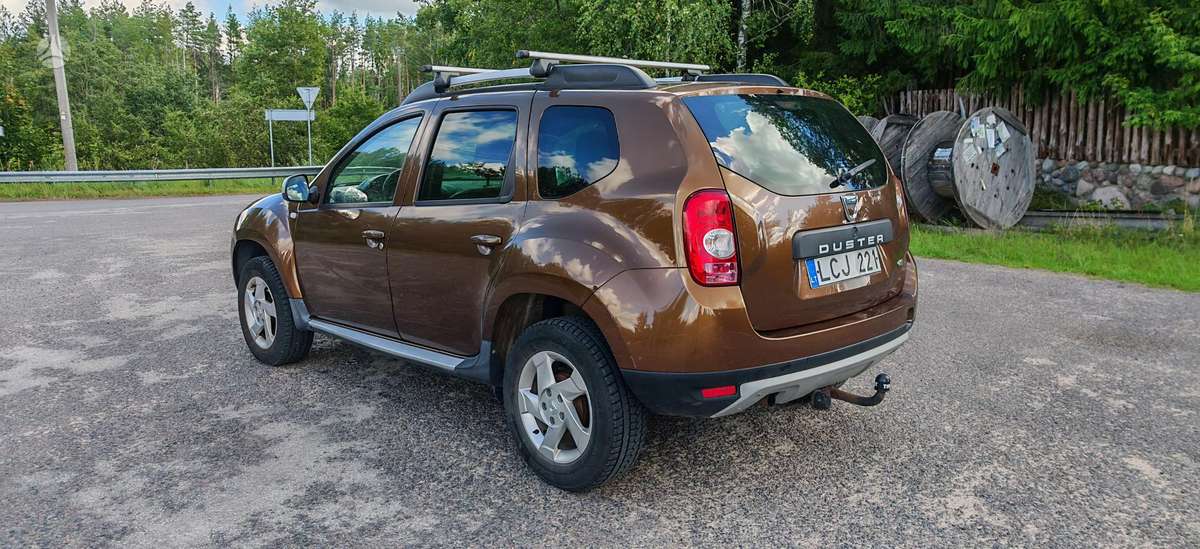 Dacia Duster 2011 — engine 1461 cm³, 107 HP (79kW)