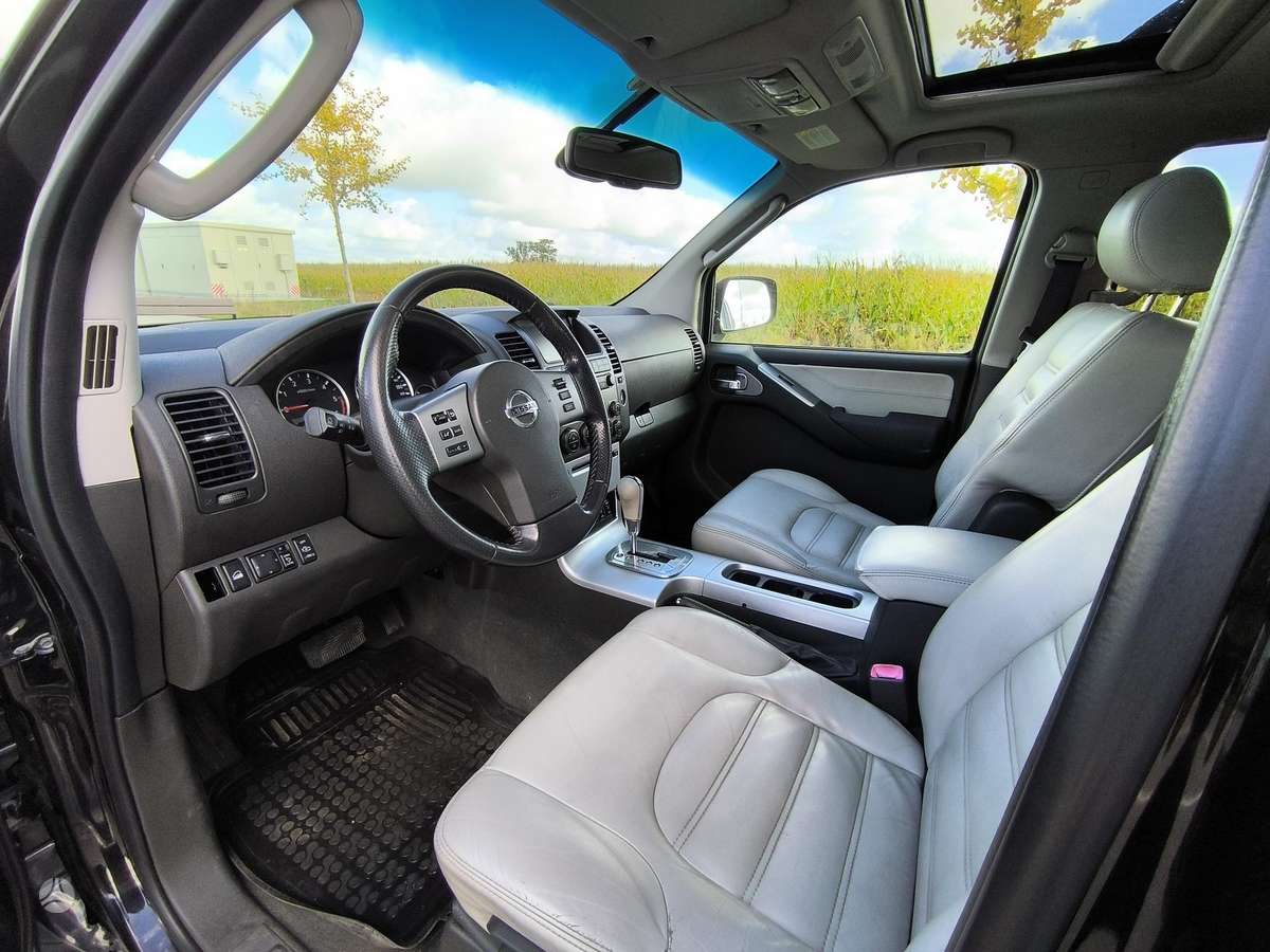 Nissan Pathfinder 2008 — photo 11