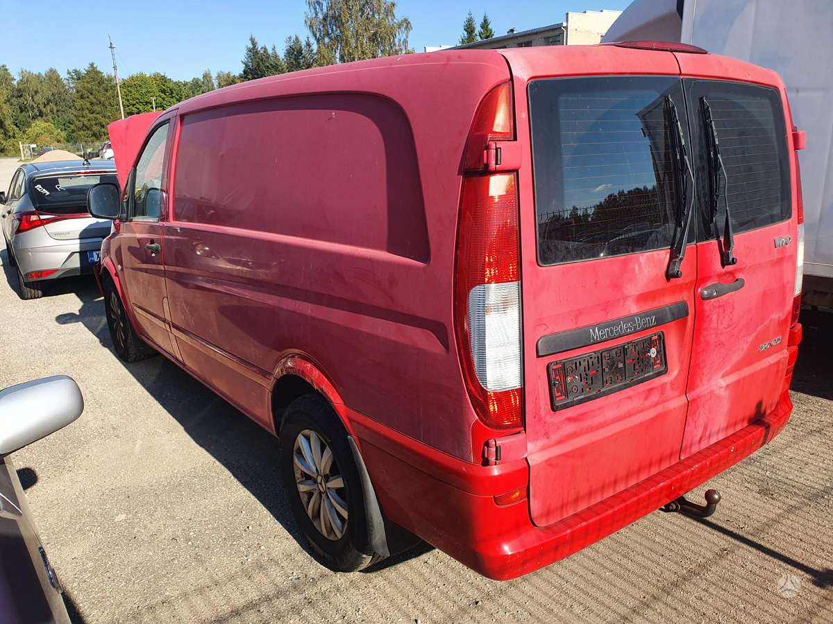 Mercedes-Benz Vito 2006 — rear view