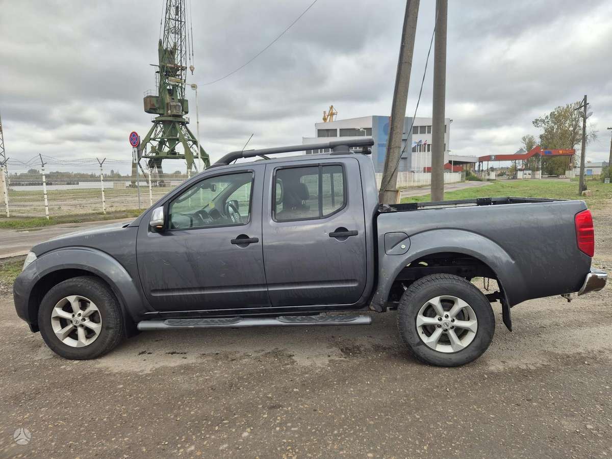 Nissan Navara 2011 — photo 5