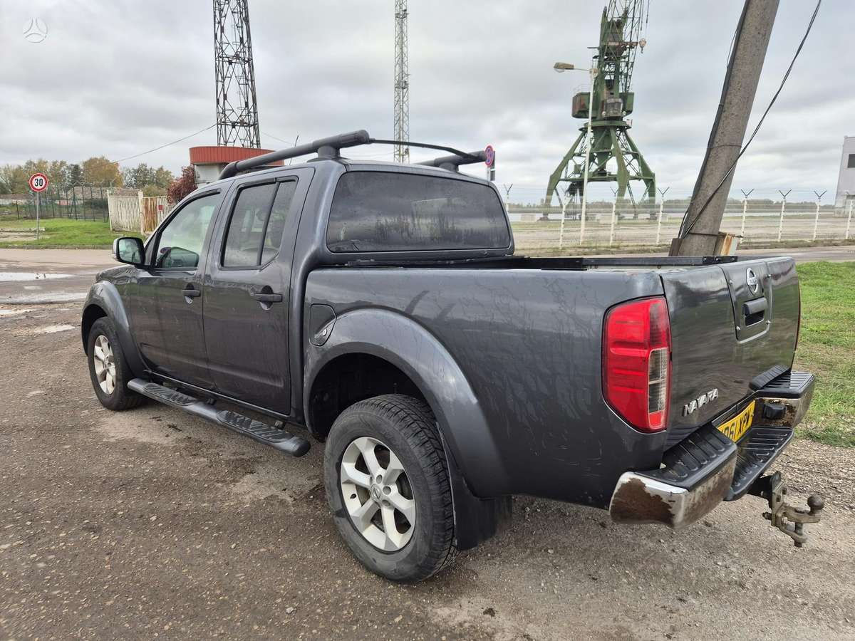 Nissan Navara 2011 — photo 6