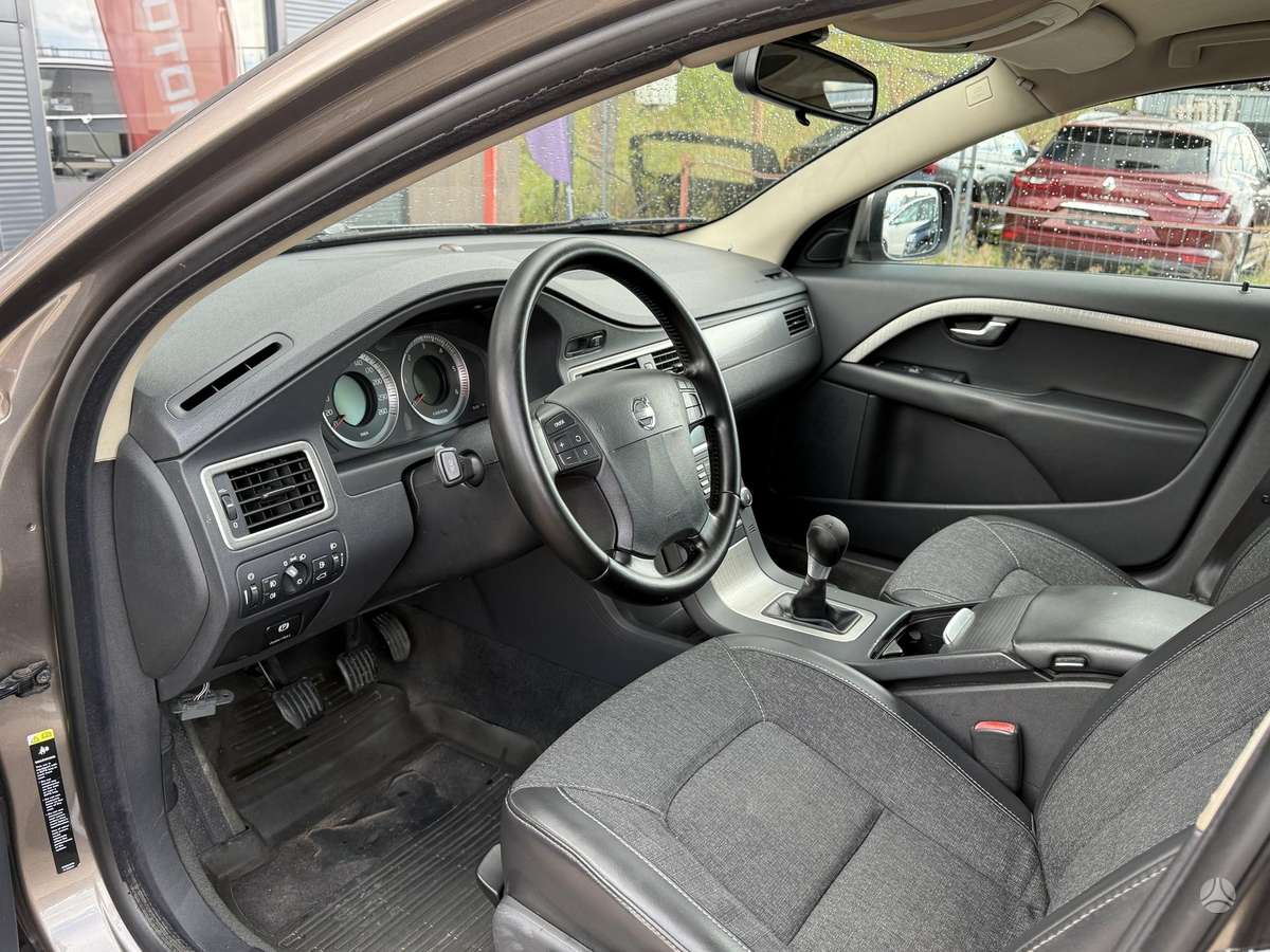 Volvo XC70 2009 — photo 10