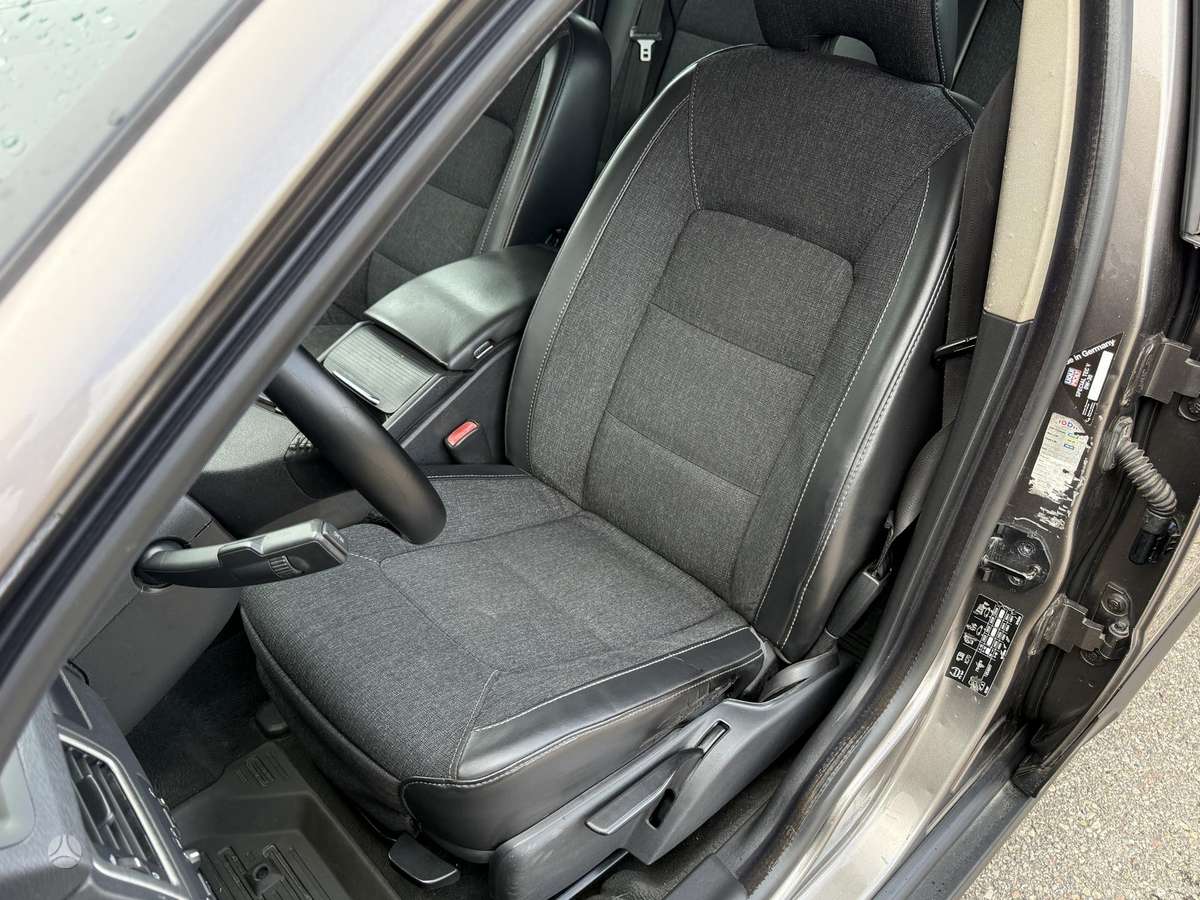 Volvo XC70 2009 — photo 11