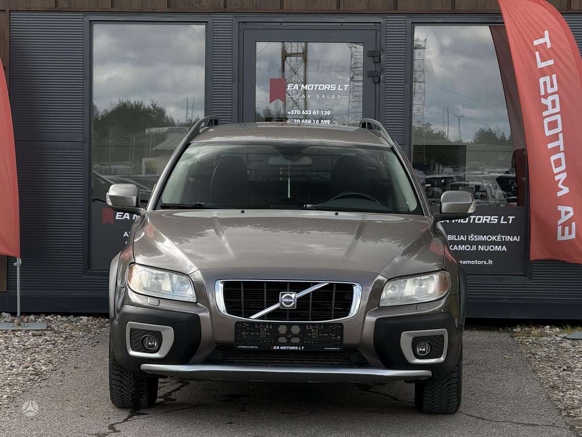 Volvo XC70 2009 — rear view